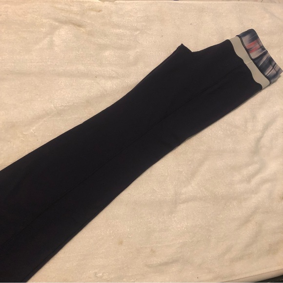 3/40$ Lululemon - Pink, Purple, and Blue Tie dye band Wide Leg Yoga Pants - Picture 5 of 5